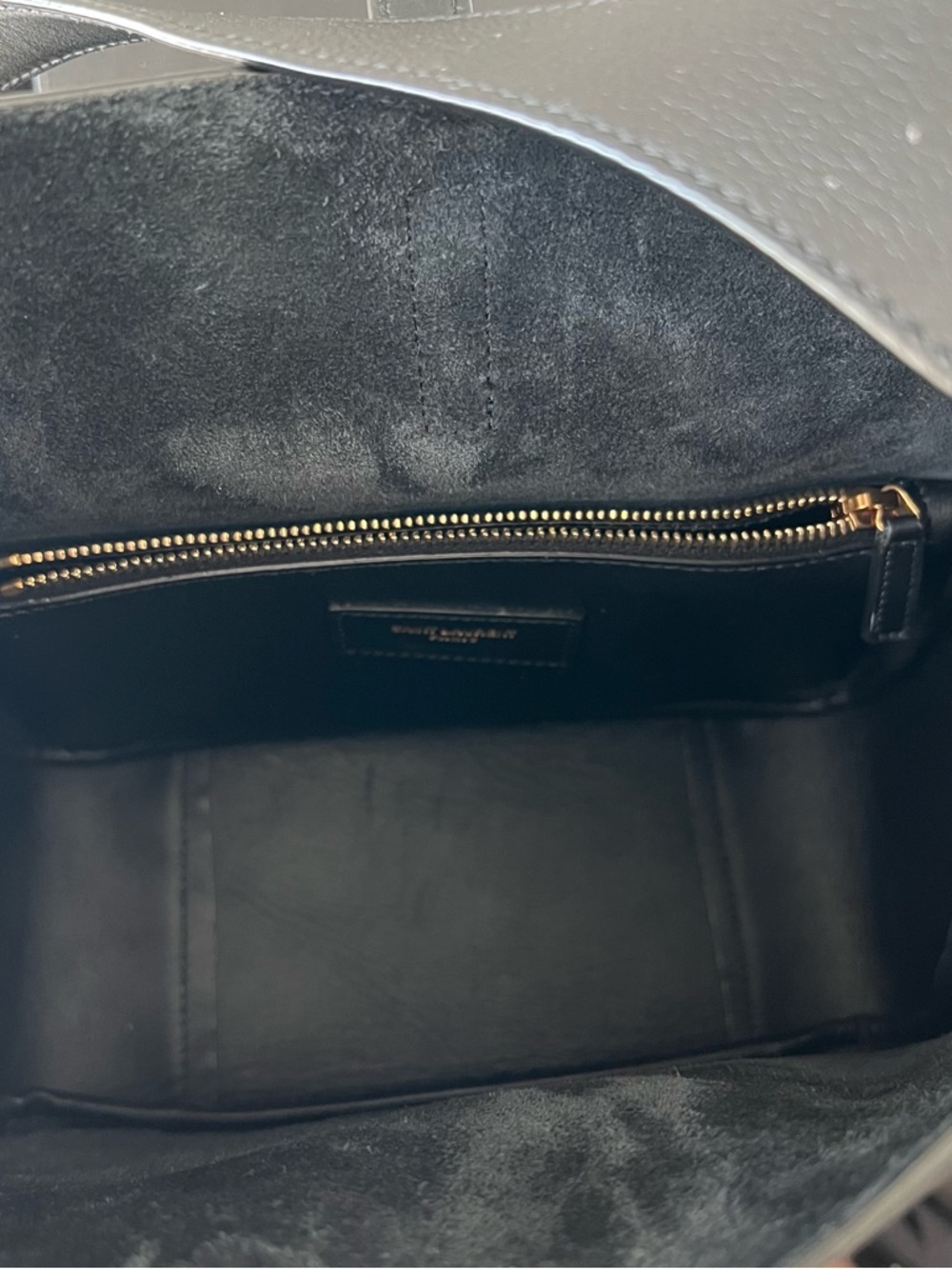 Saint Laurent Le 5 À 7 Supple Small Grained Leather - Picture 8 of 12